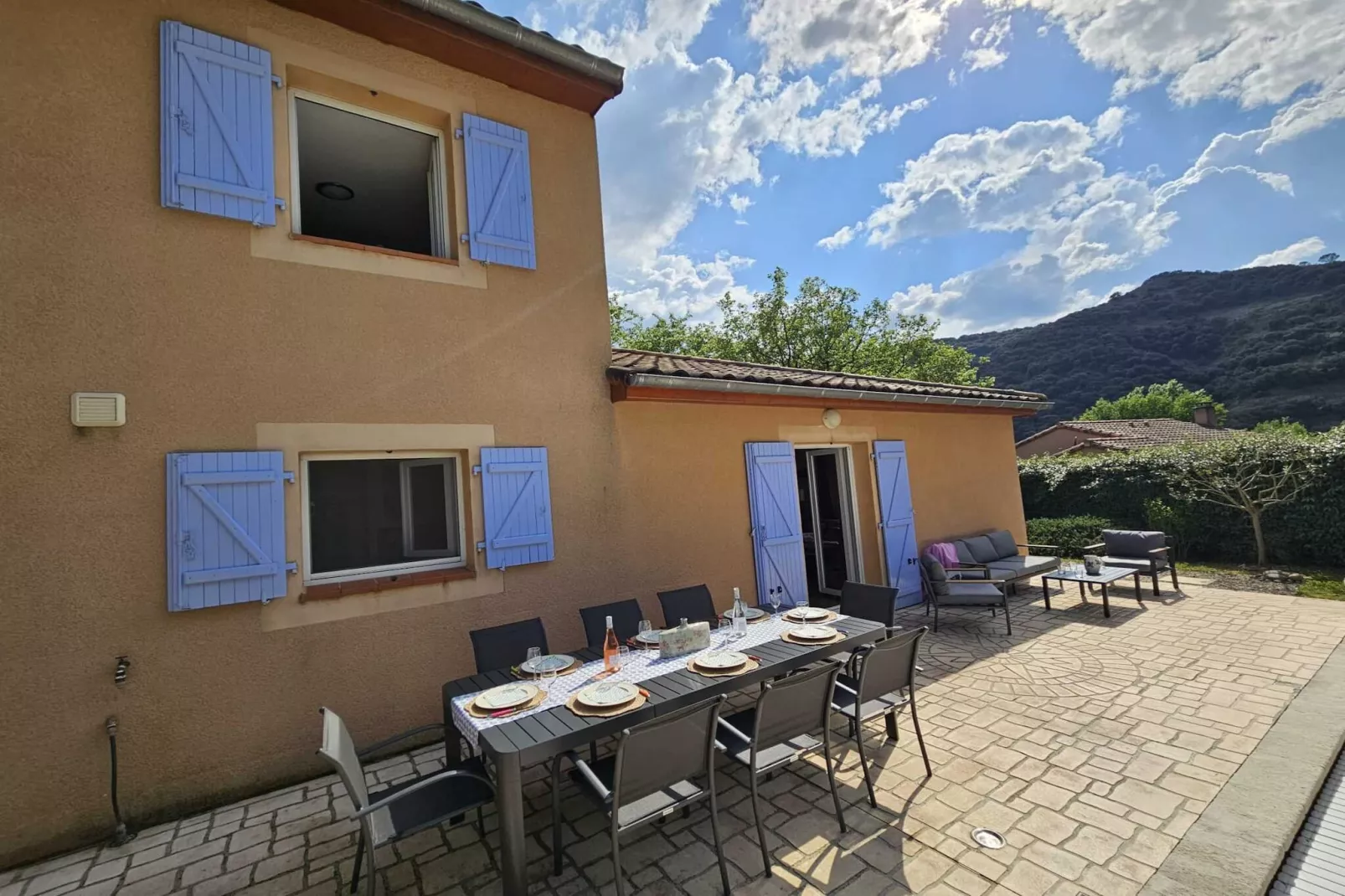 Villa Ardèche-Buitenkant zomer