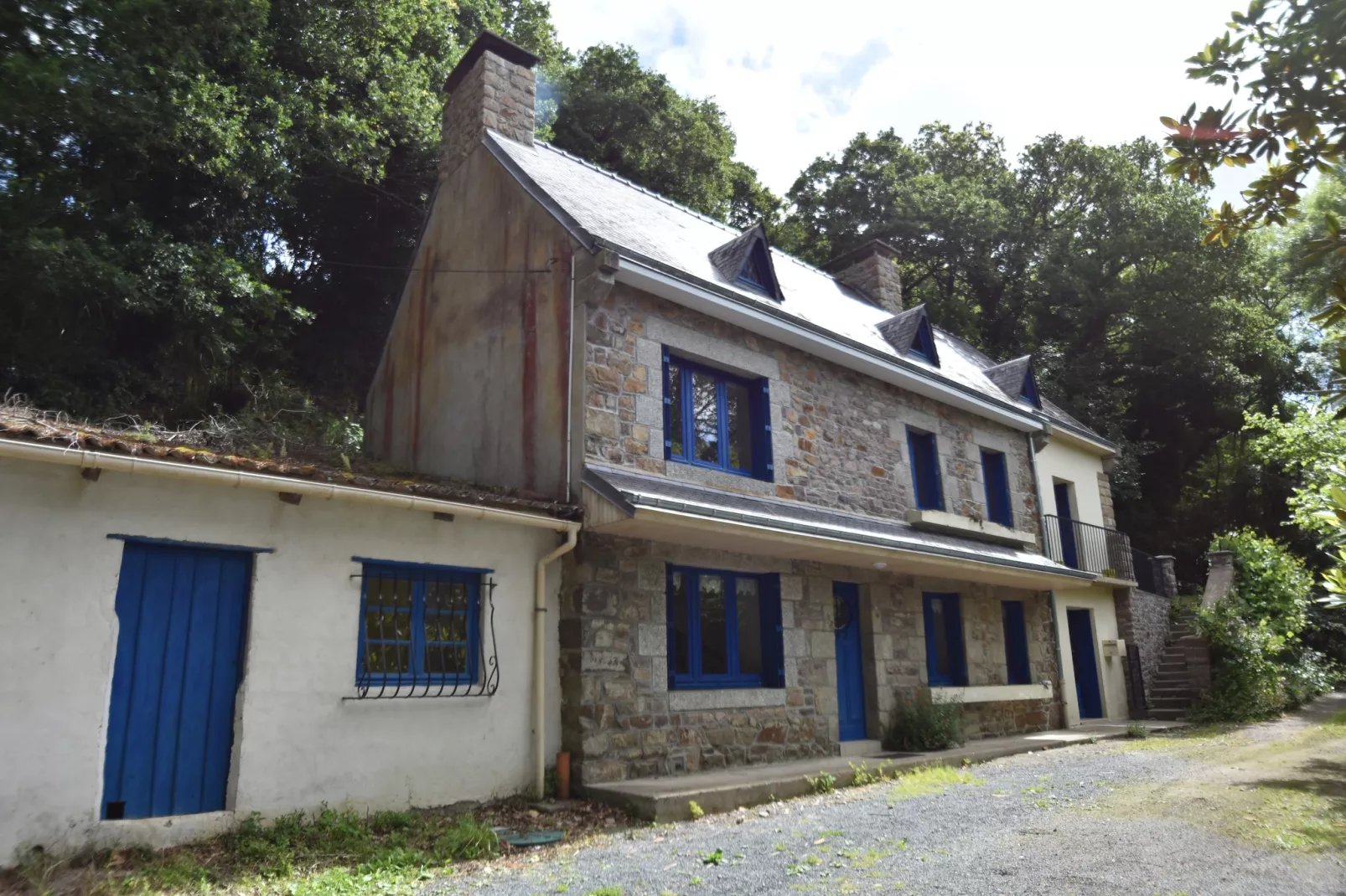 Moulin Bescond-Buitenkant zomer