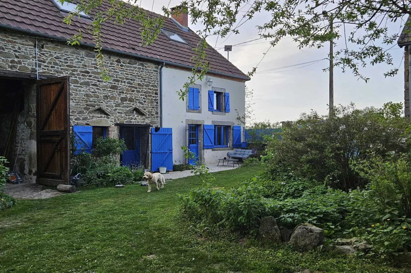 Gîte d'Artisan-Buitenkant zomer