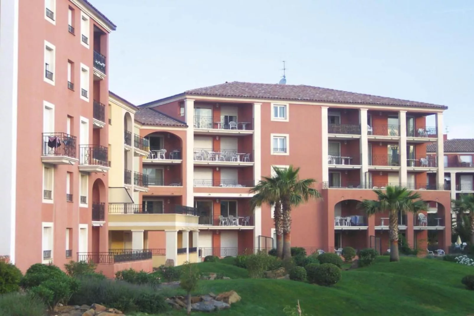 Residence Port Marine 2-Buitenkant zomer