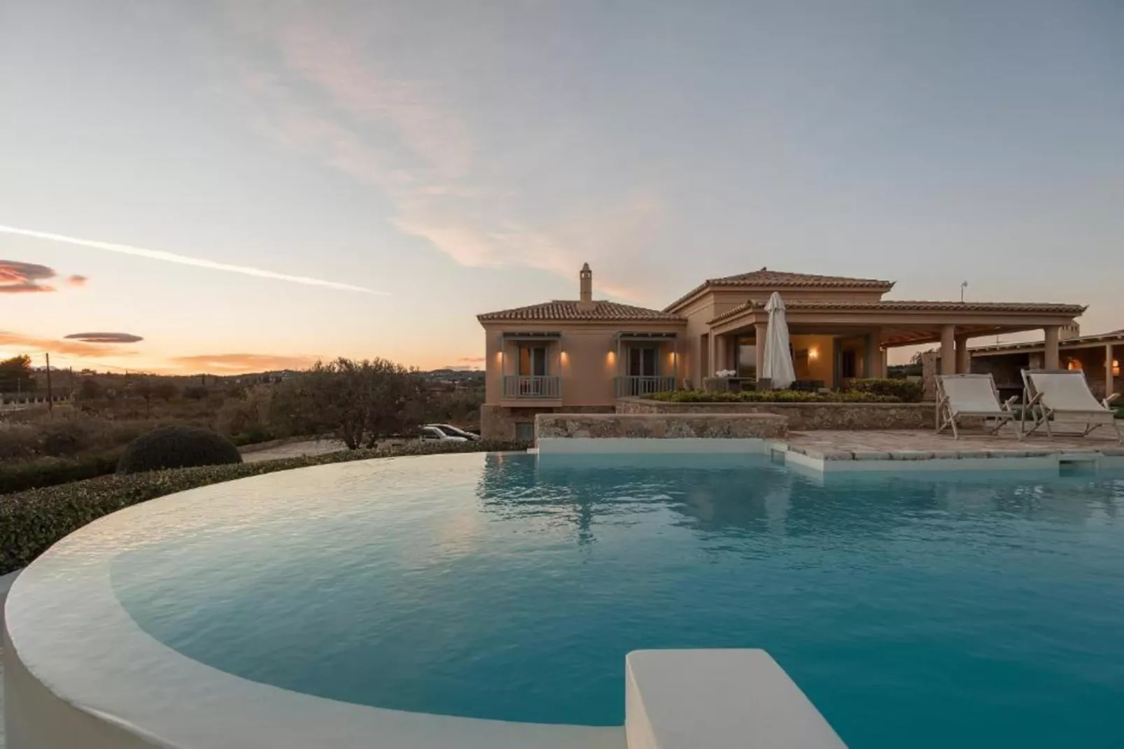 Elegant Villa Apolonas-Buitenkant zomer