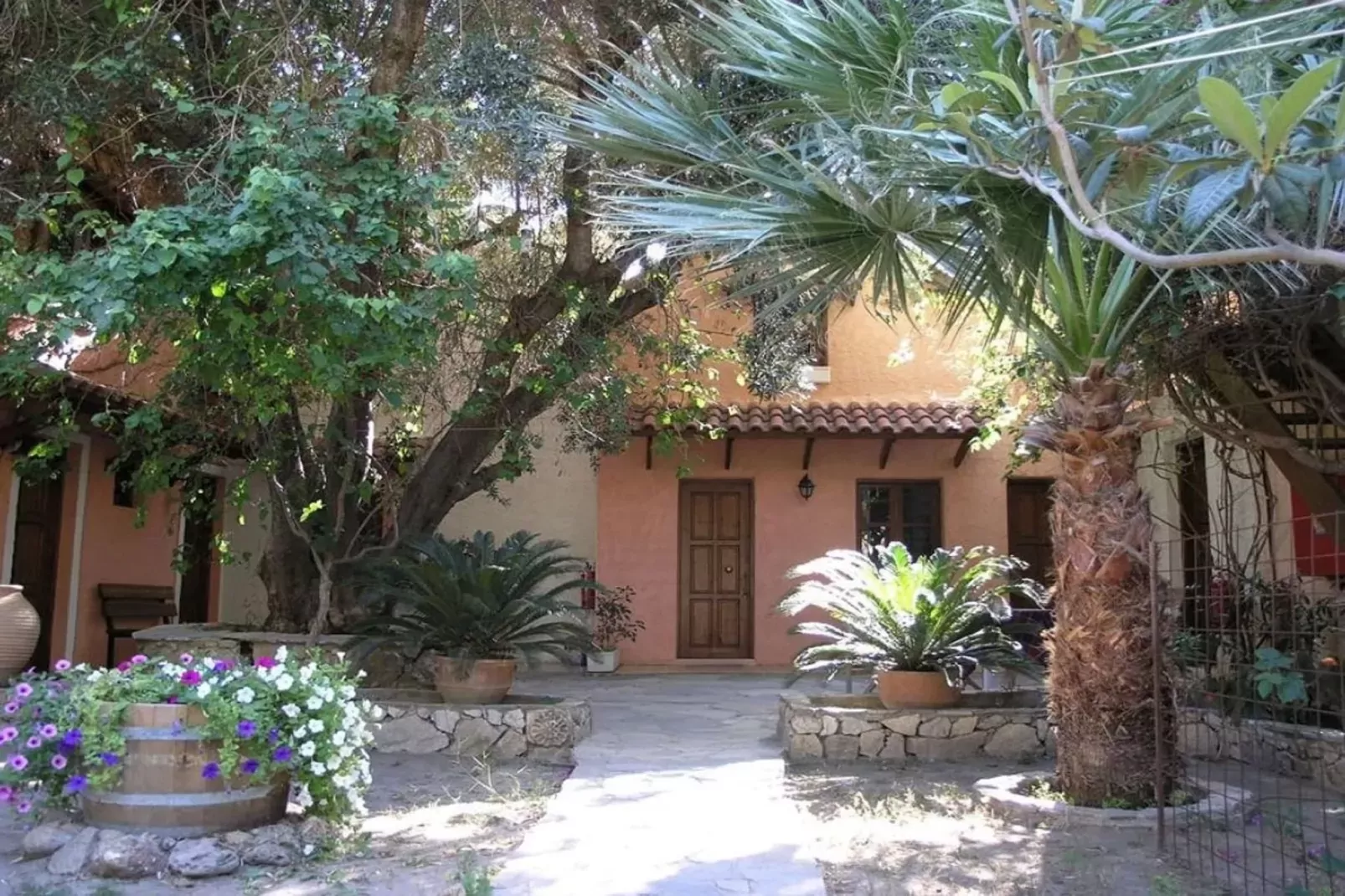 Olive Tree Cottage No 3-Buitenkant zomer