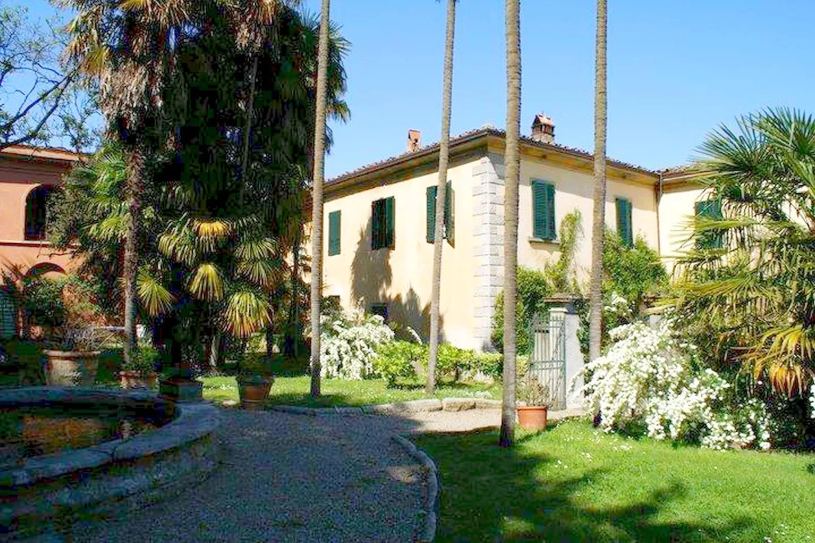Casa La Fioraia-Buitenkant zomer
