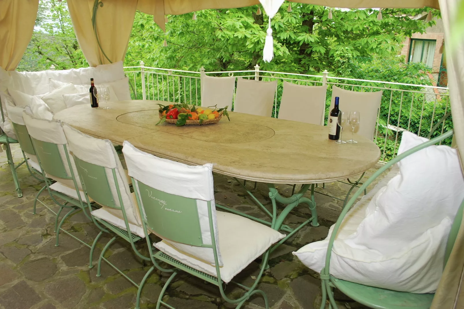 Sassetta Castagno-Terrasbalkon