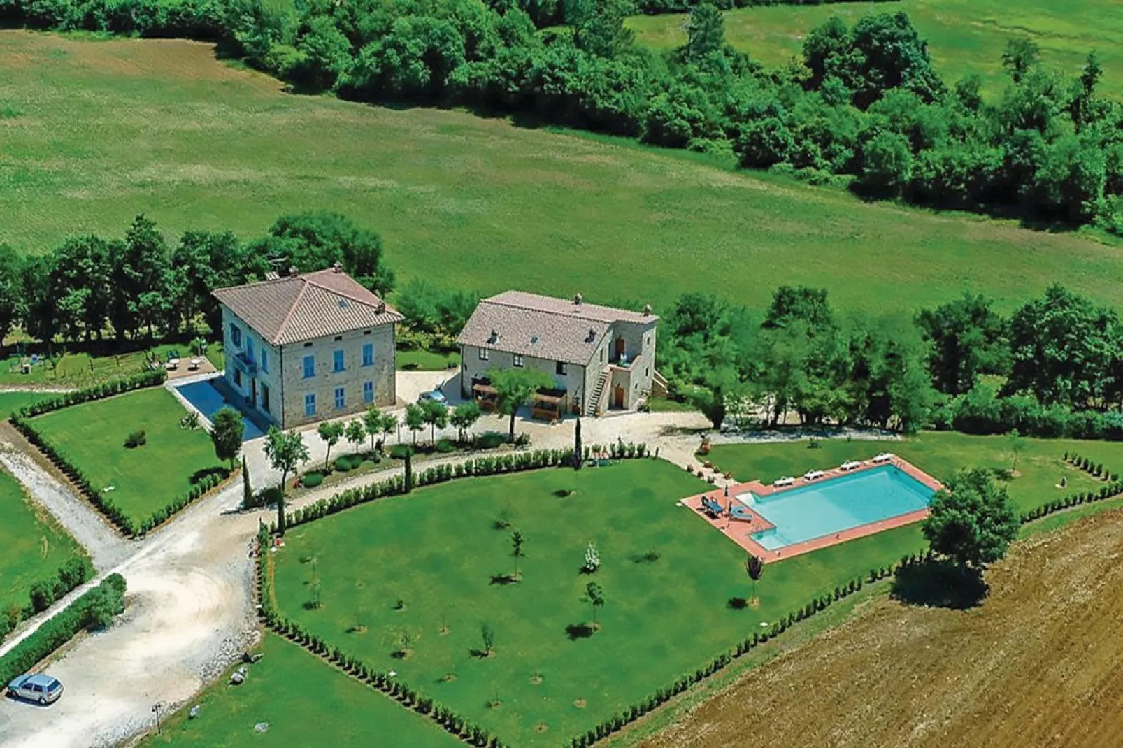 Villino Quattro-Buitenkant zomer