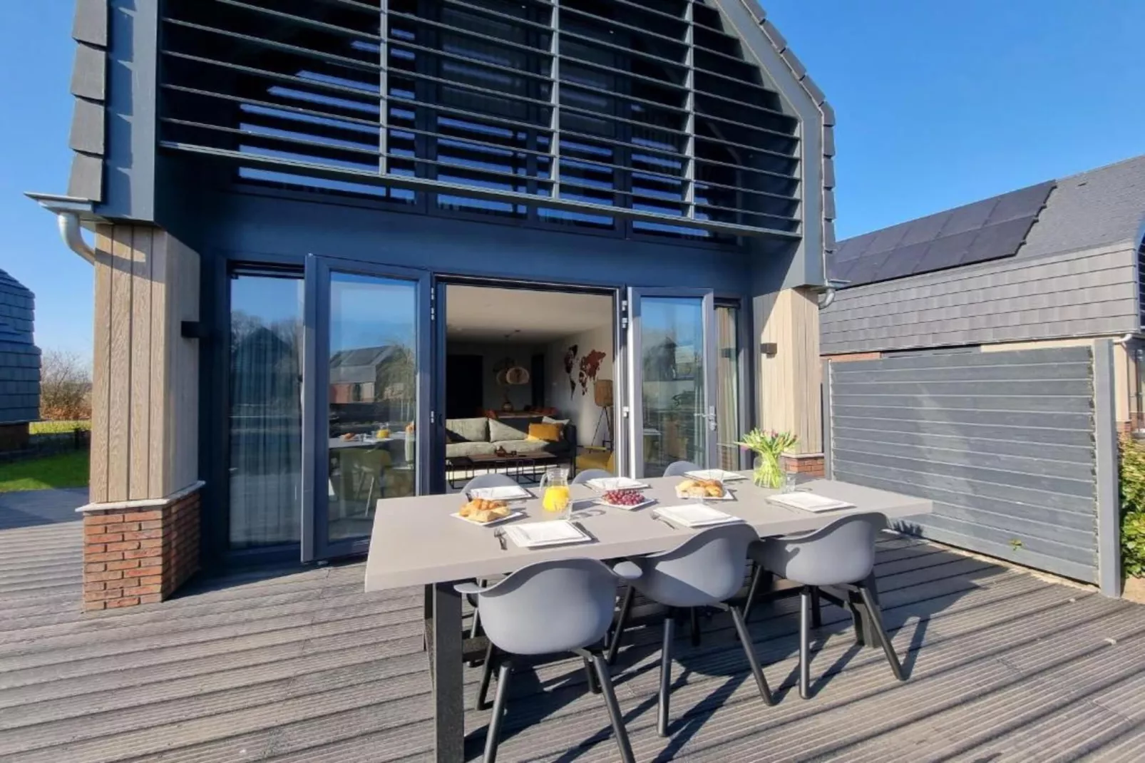 Watervilla Twa-Buitenkant zomer