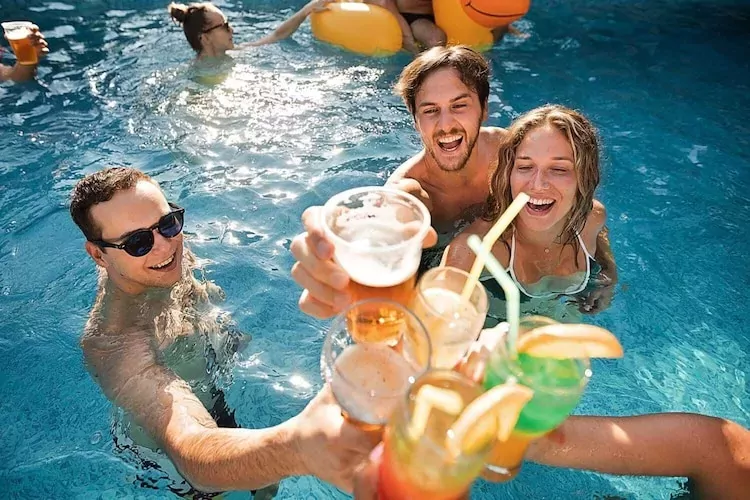 Dom wakacyjny z basenem dla 7 osób Sieciemin-Gebieden zomer 1km