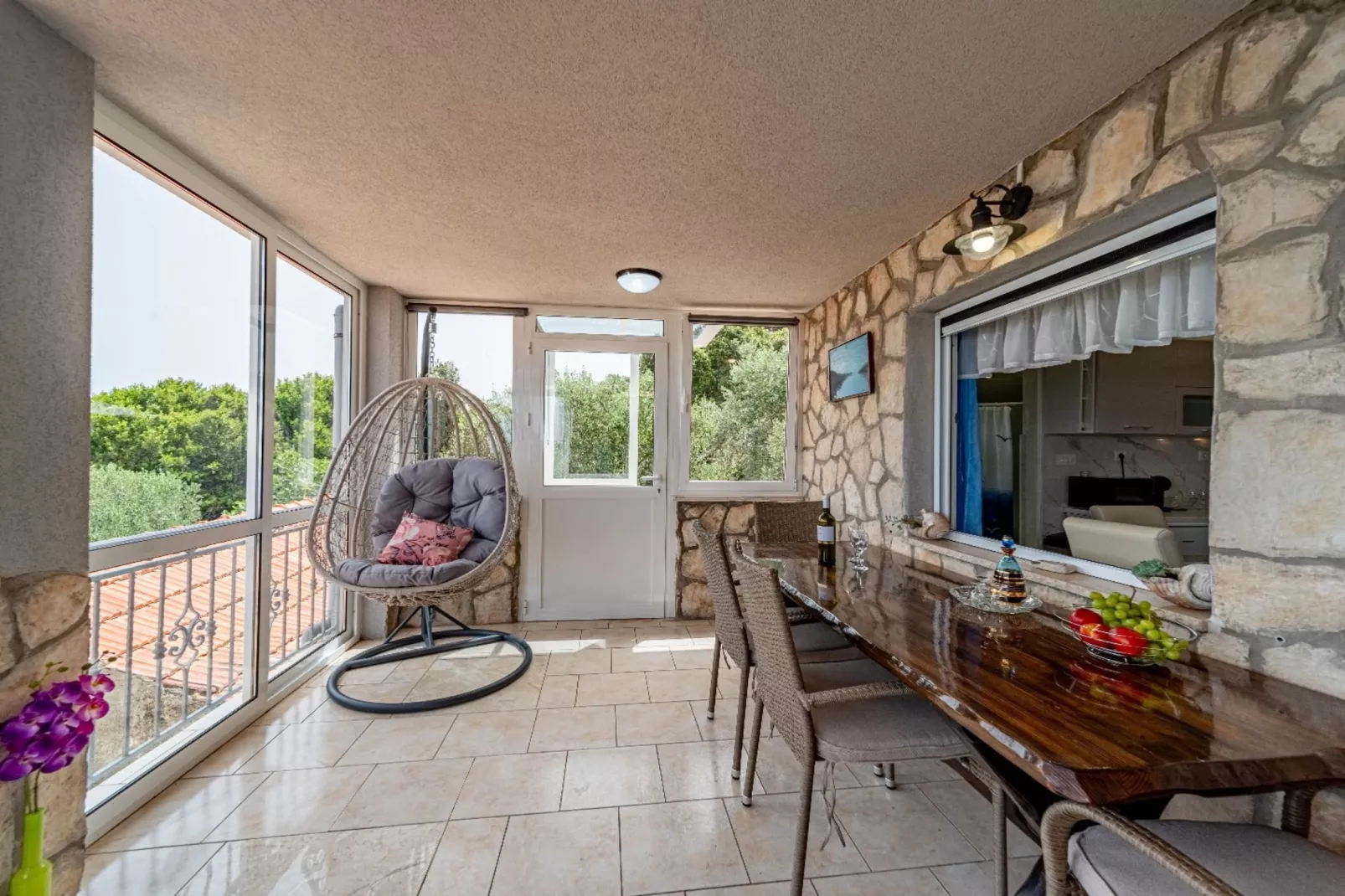 Stone House Blaca - Two Bedroom Stone House with Terrace and Sea View-Woonkamer