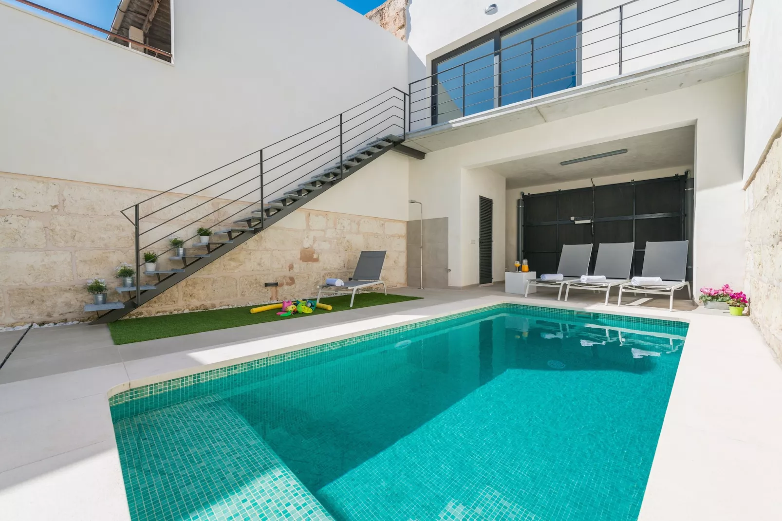 poolofhouse