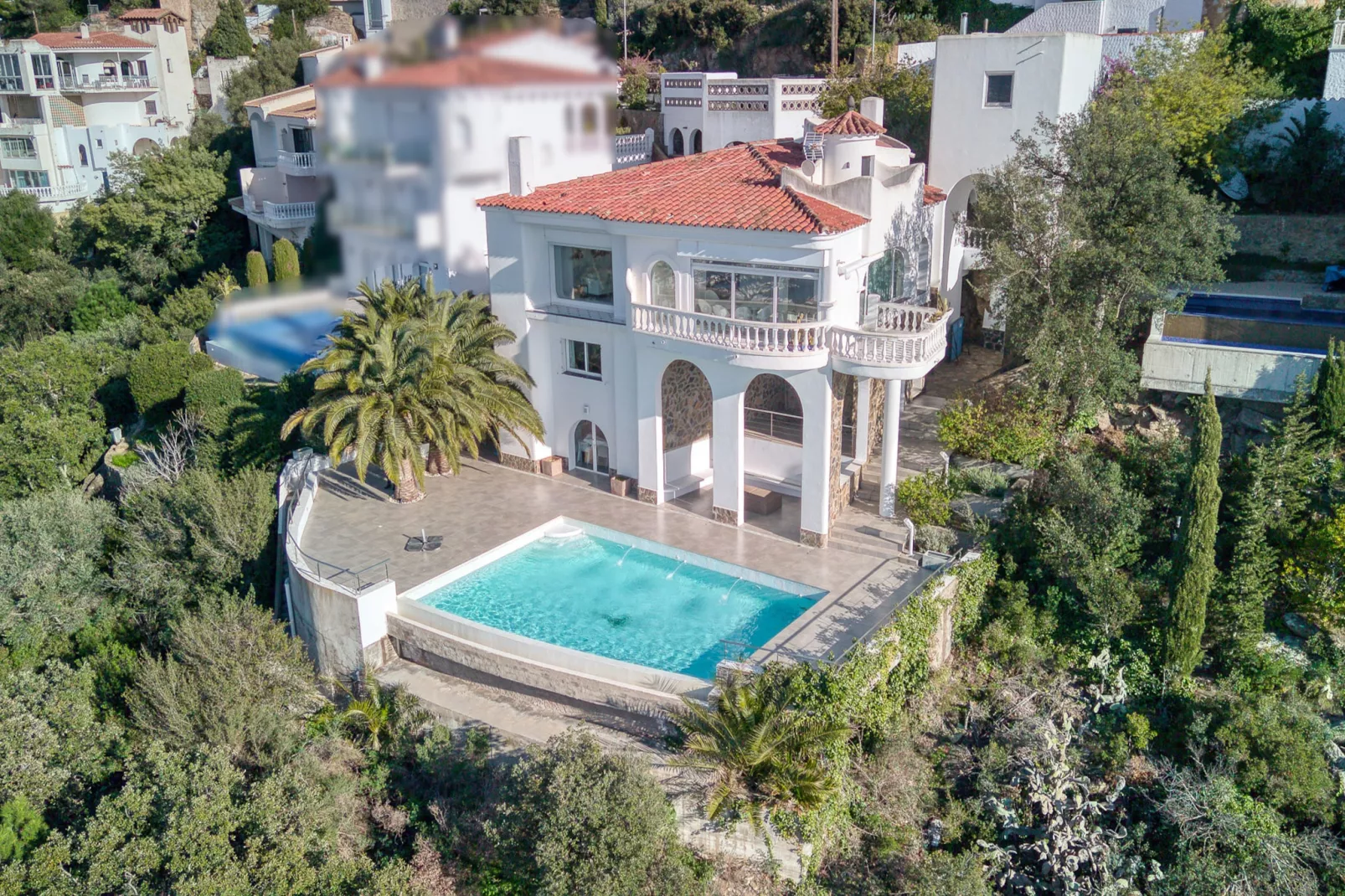 VILLA LOU