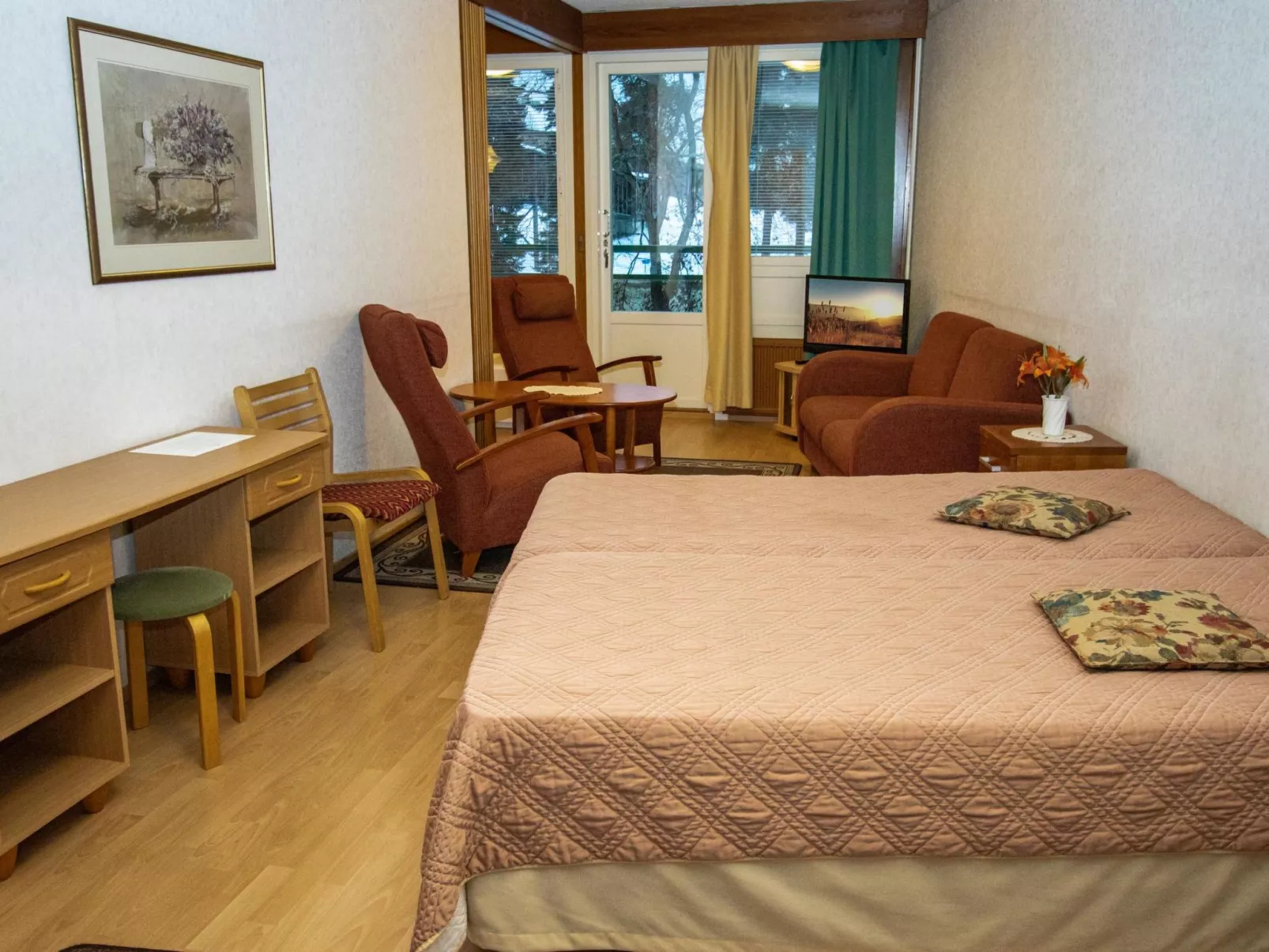 Kylpylä-hotelli, room 242