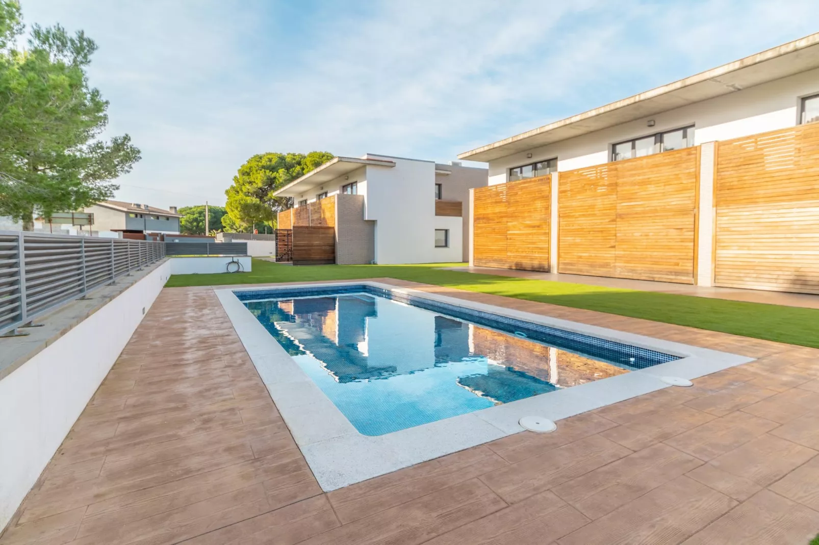 poolofhouse