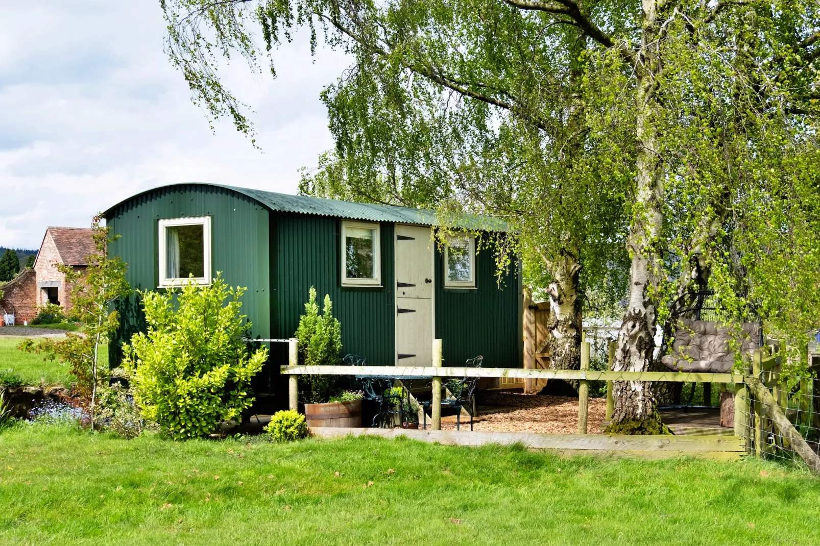 Hay and Hedgerow Glamping
