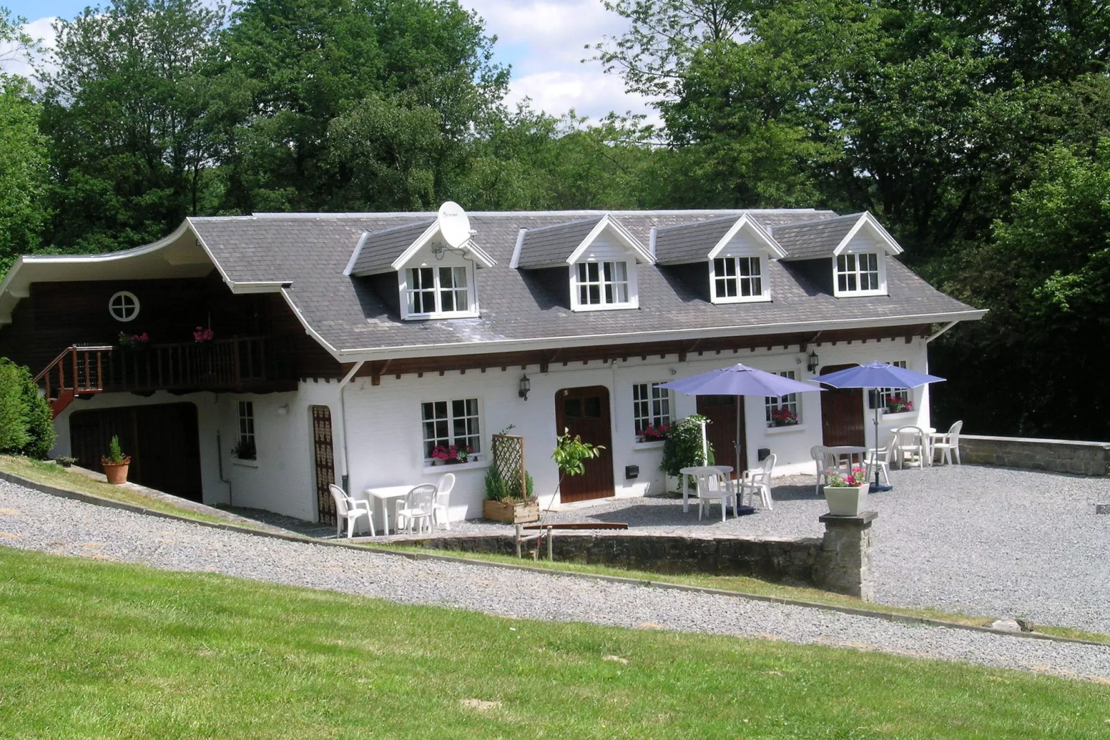 Domaine De L'Ecureuil 4-Buitenkant zomer