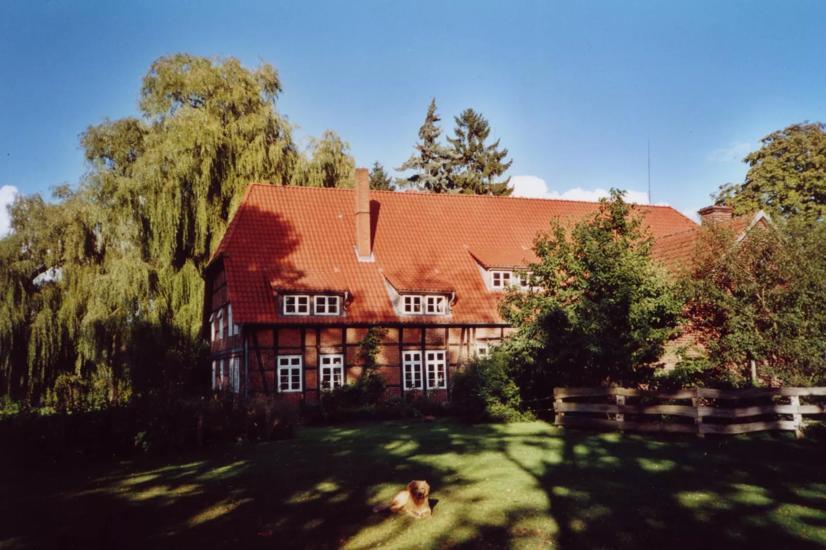 Biobauernhof-Buitenkant zomer