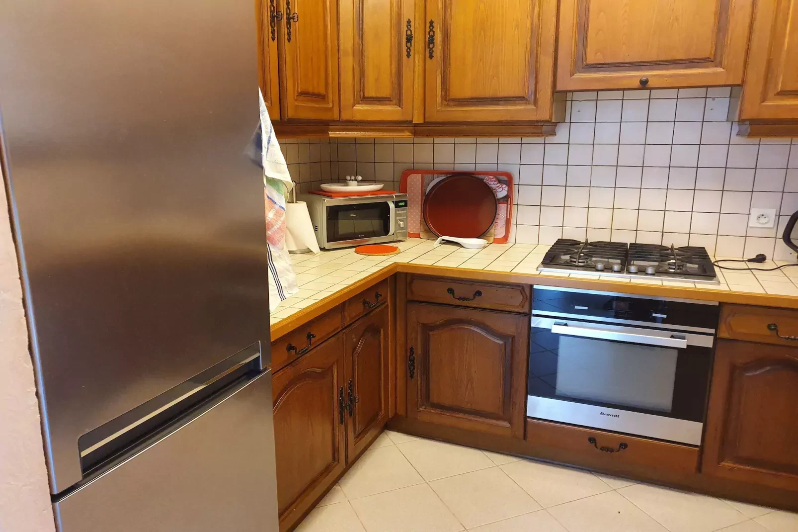 Home View & Pool-Keuken