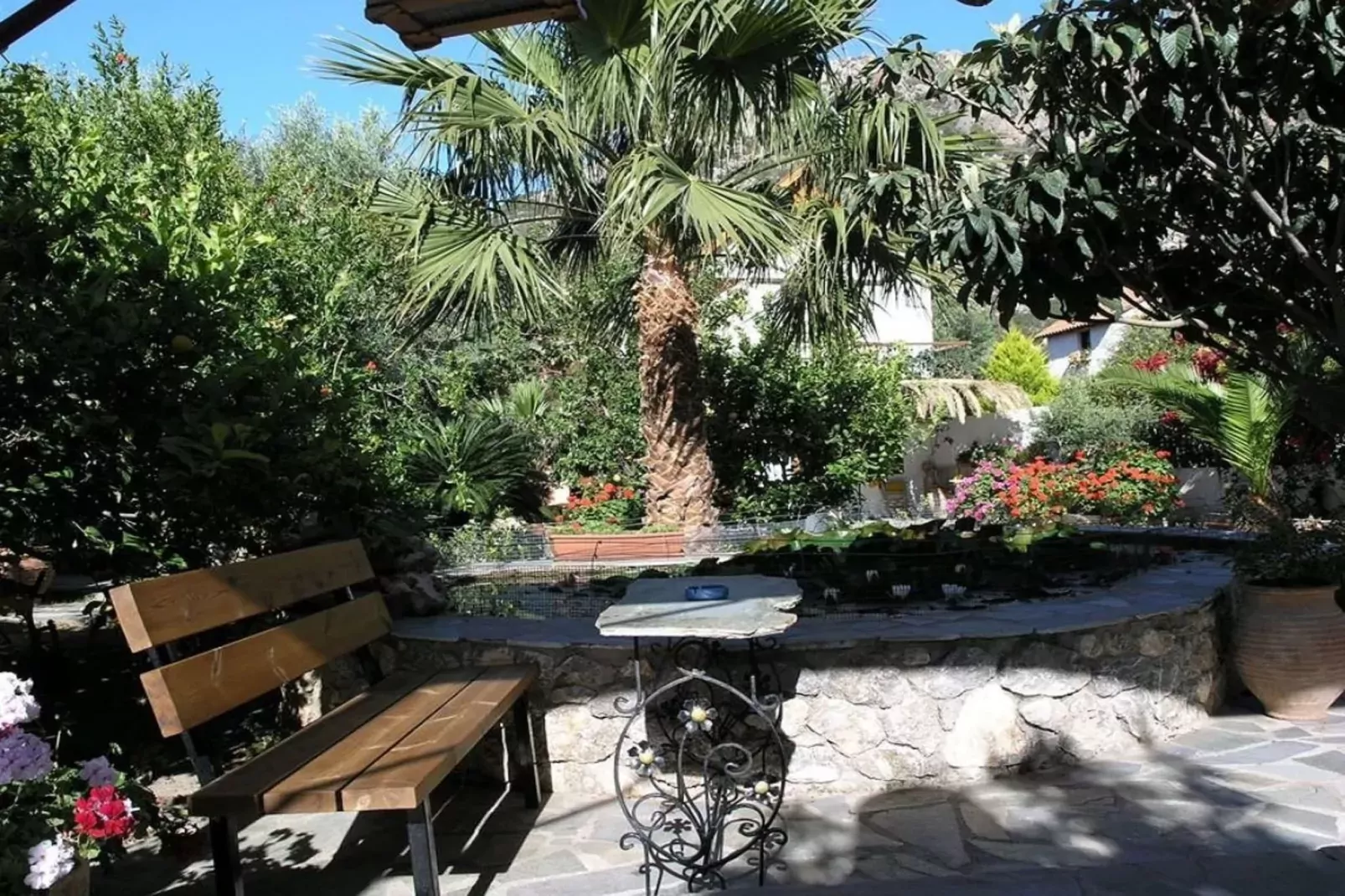 Olive Tree Cottage No 1-Tuinen zomer