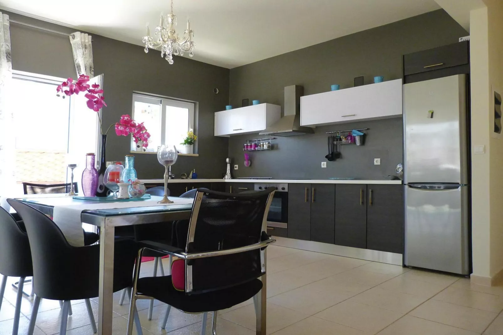 Villas Azure Beach, Nopigia-1-bedroom-villa - 45 sqm with sharing pool-Eetkamer