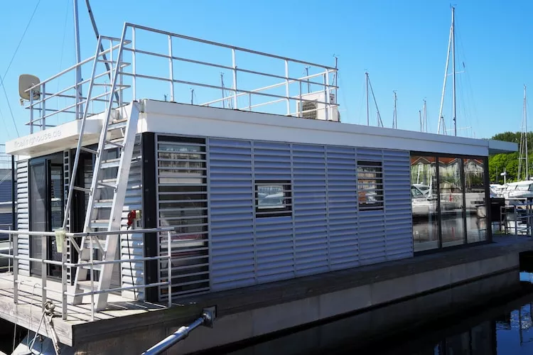 Hausboot Family & Friends LP2 / 3 Personen-Buitenkant zomer