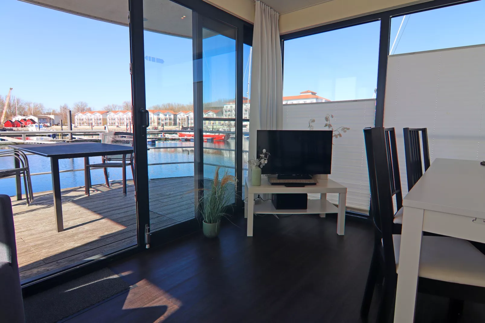 Hausboot Family & Friends LP 3 / 4 Personen-Woonkamer