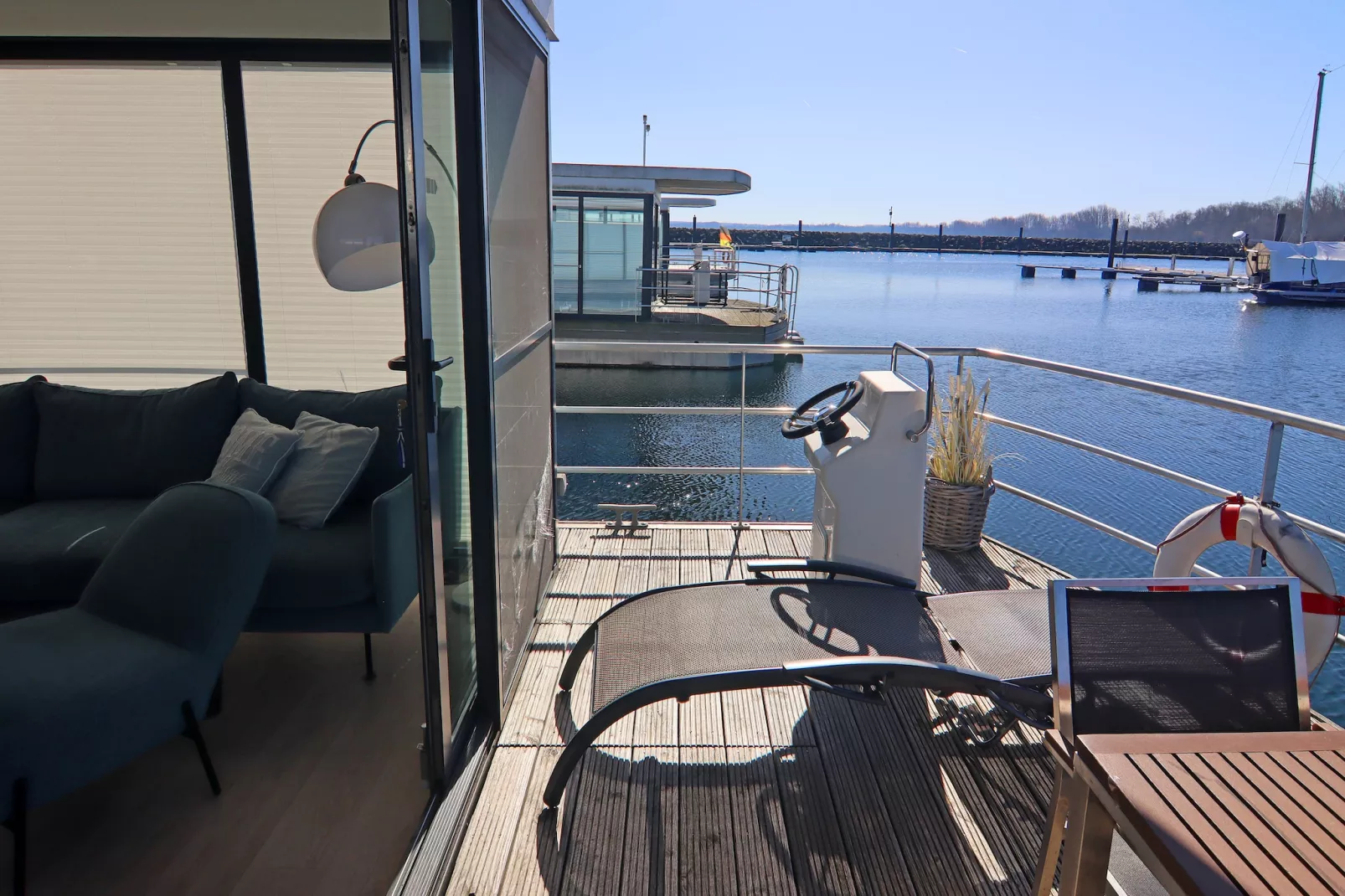Hausboot Family & Friends LP 4 / 1-2 Personen-Terrasbalkon