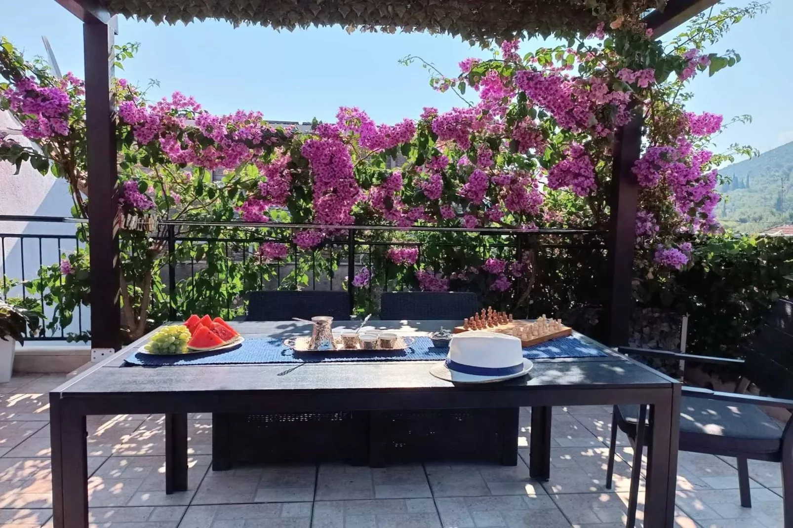 Holiday Home By The Sea-Terras