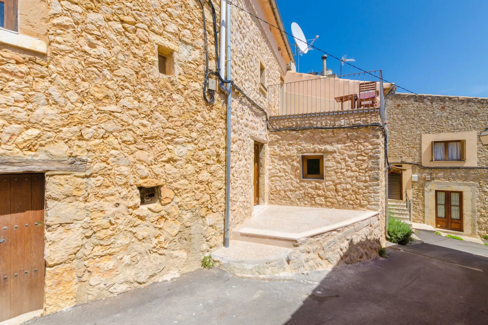 Casa Vella (vall Petit)-Buitenkant zomer