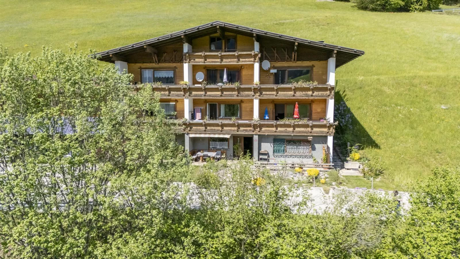 Berghof-Buitenkant zomer