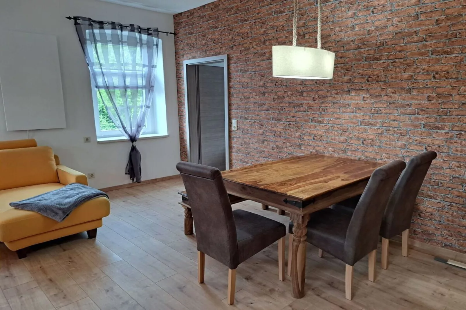 504676-Eetkamer