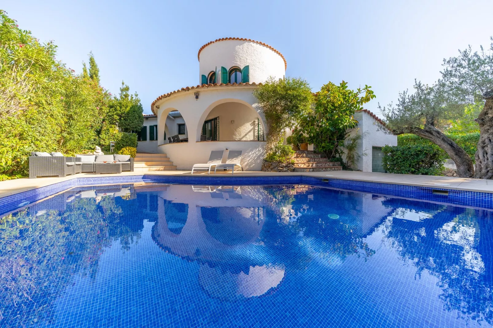 poolofhouse