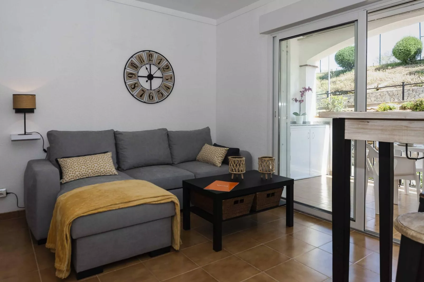 1205 JARDINS con PISCINA