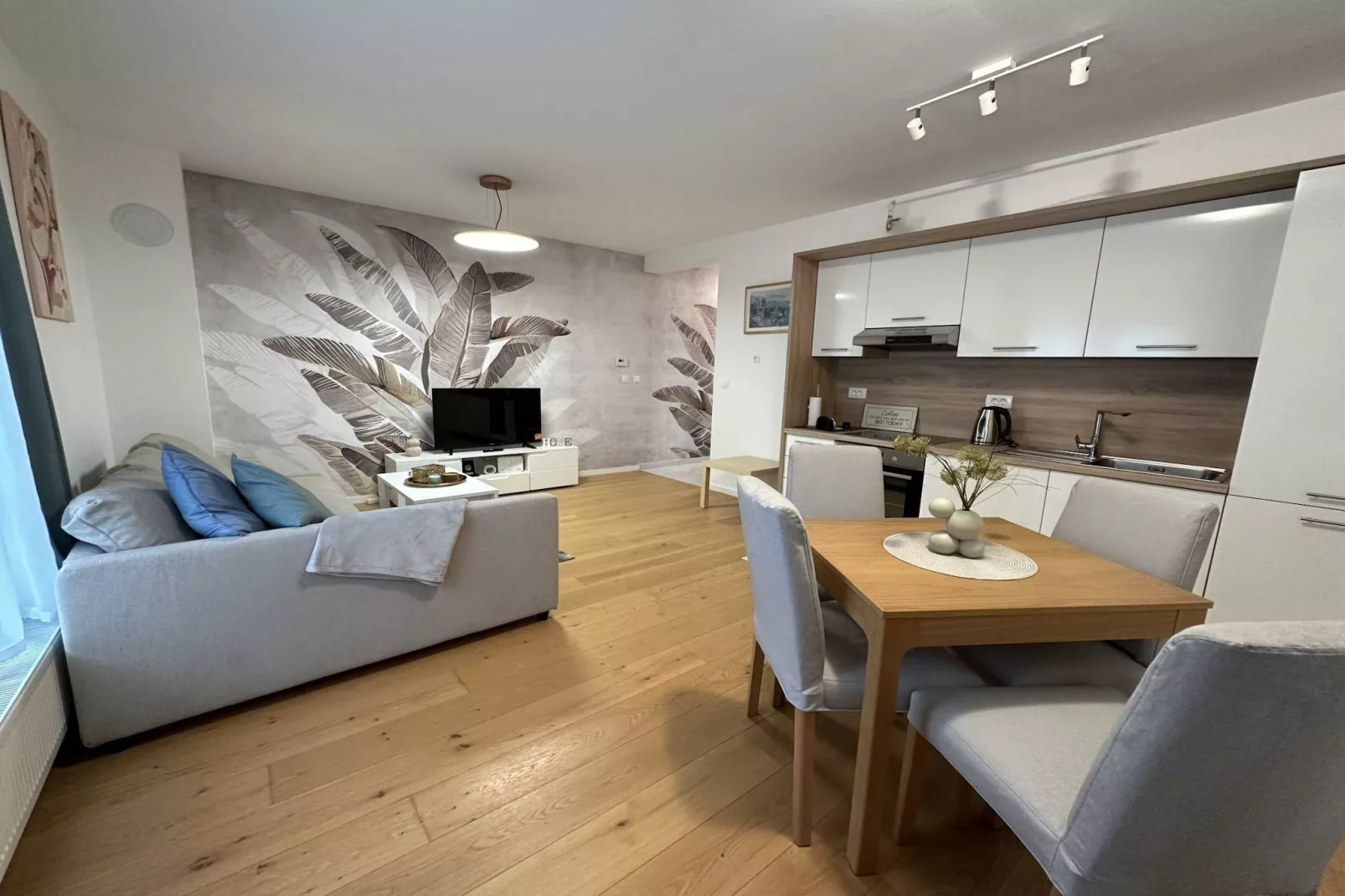 Cozy Retreat in Krapinske Toplice: Comfort and Prime Location with Pivate Parking - One Bedroom Apartment