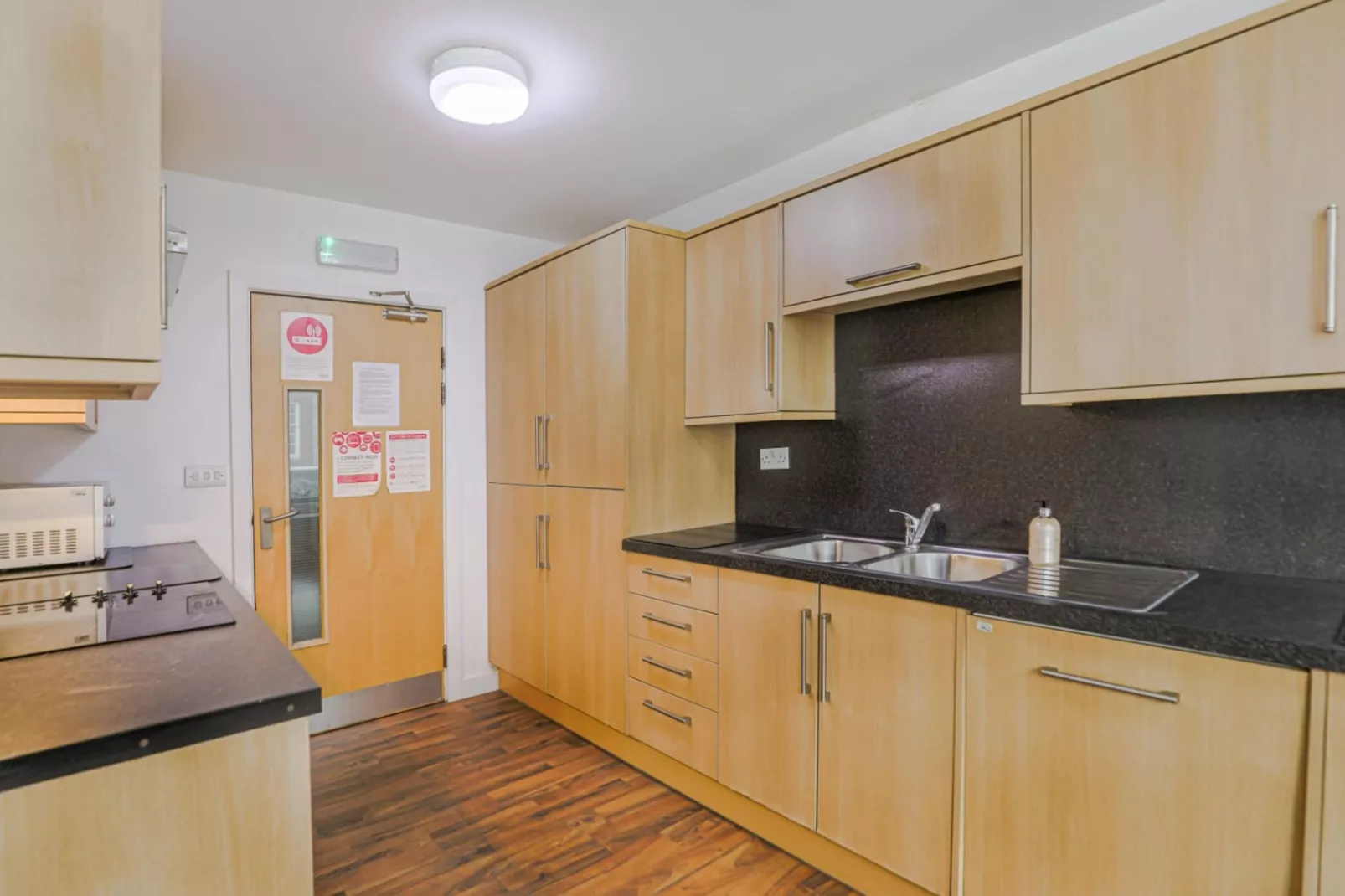 Sangha House Sta Single