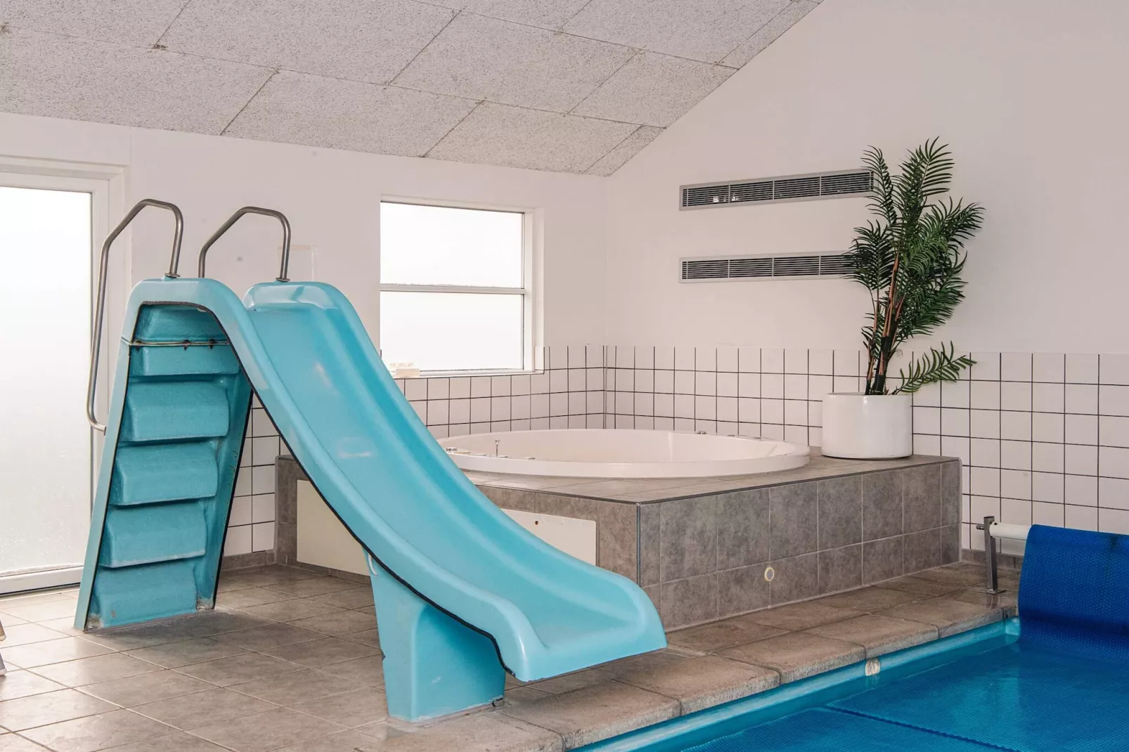 16 persoons vakantie huis in Løkken-By Traum-Zwembad