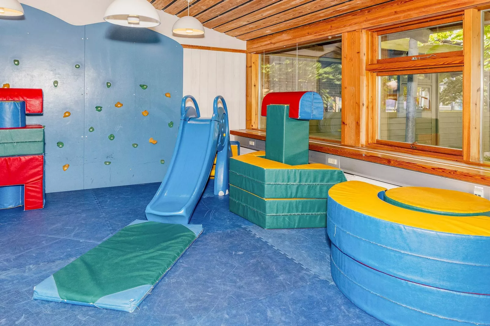 C-3 room,2 bathrooms-Niet-getagd