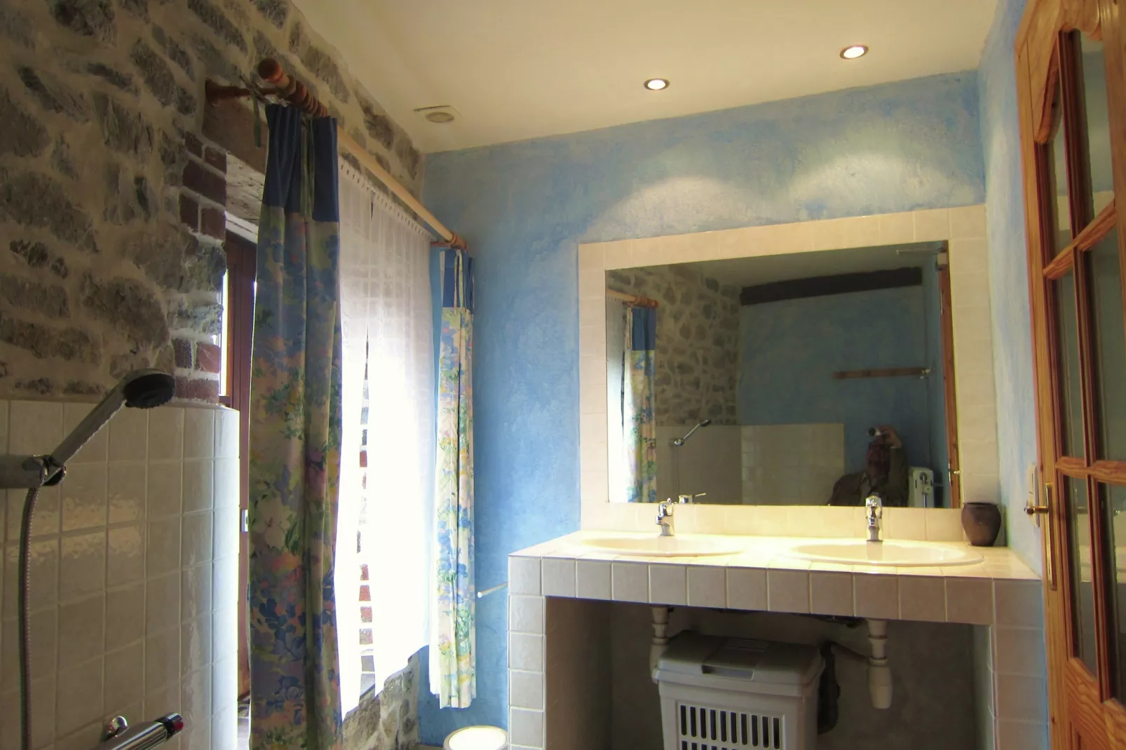 Gites du Viroin-Badkamer