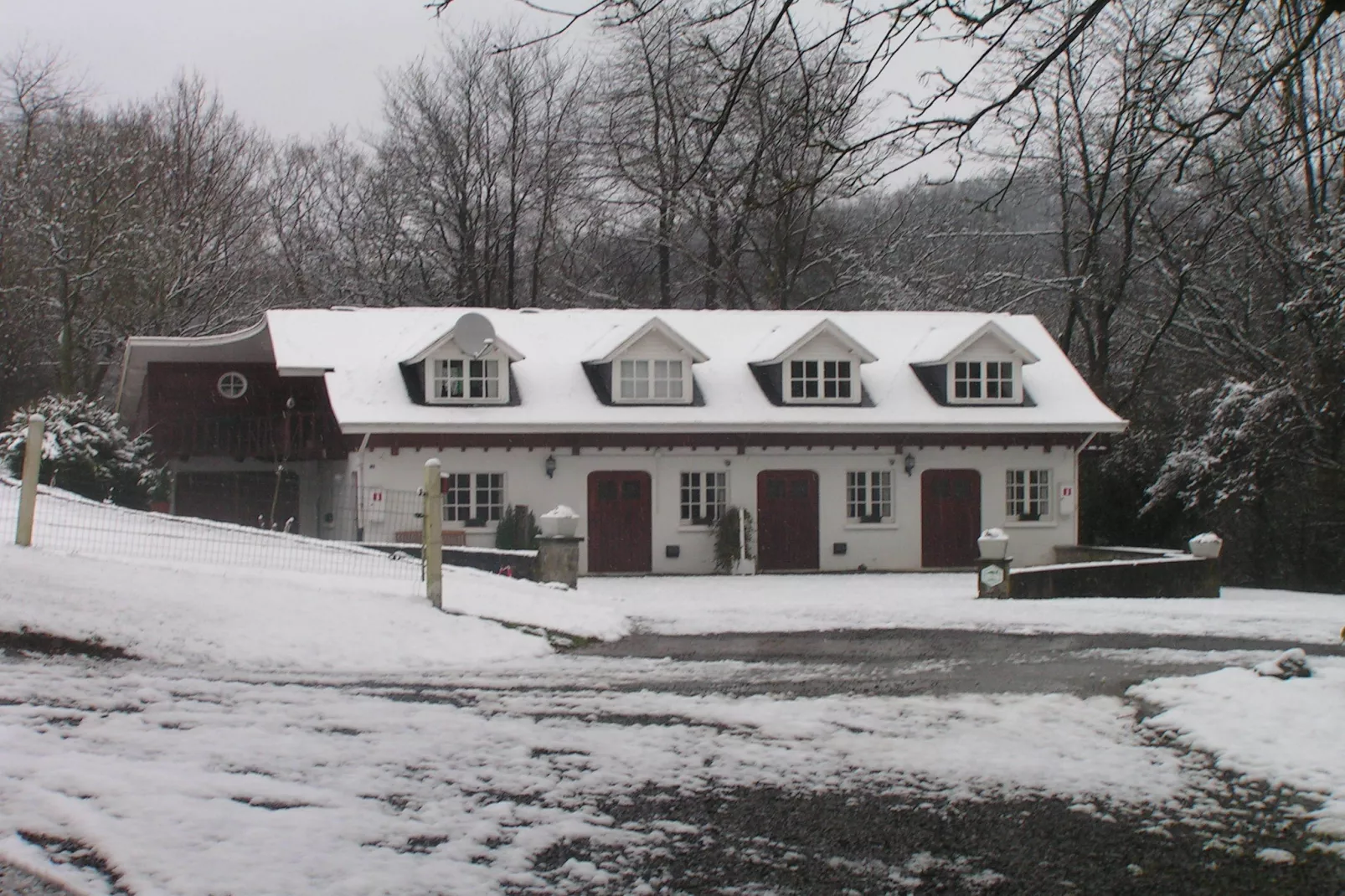 Domaine De L'Ecureuil 1-Exterieur winter