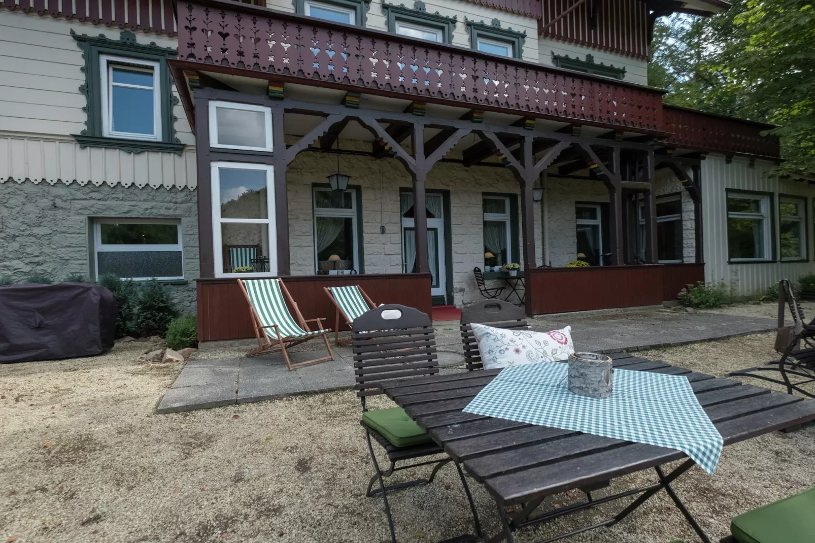 Historisches Waldhaus-Tuinen zomer