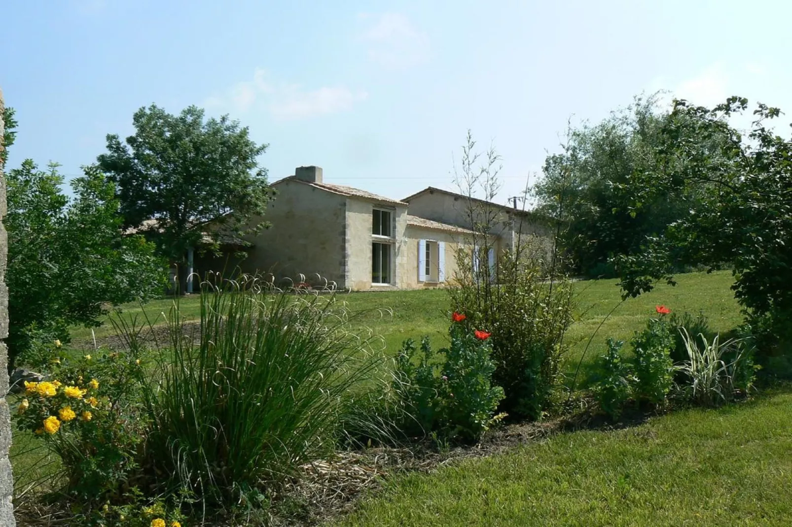 Domaine de Geneviève des Vignes-Buitenkant zomer