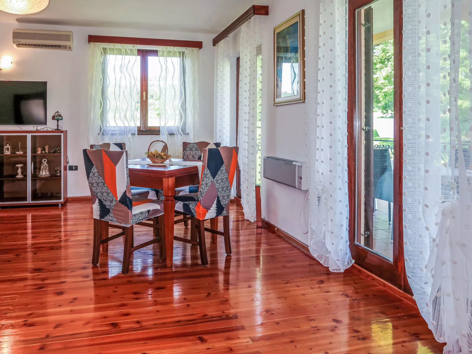 Villa Emanuela-Binnen