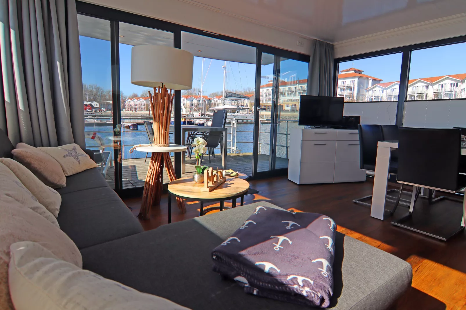 Hausboot Familiy & Friends LP 1 / 4 Personen-Woonkamer