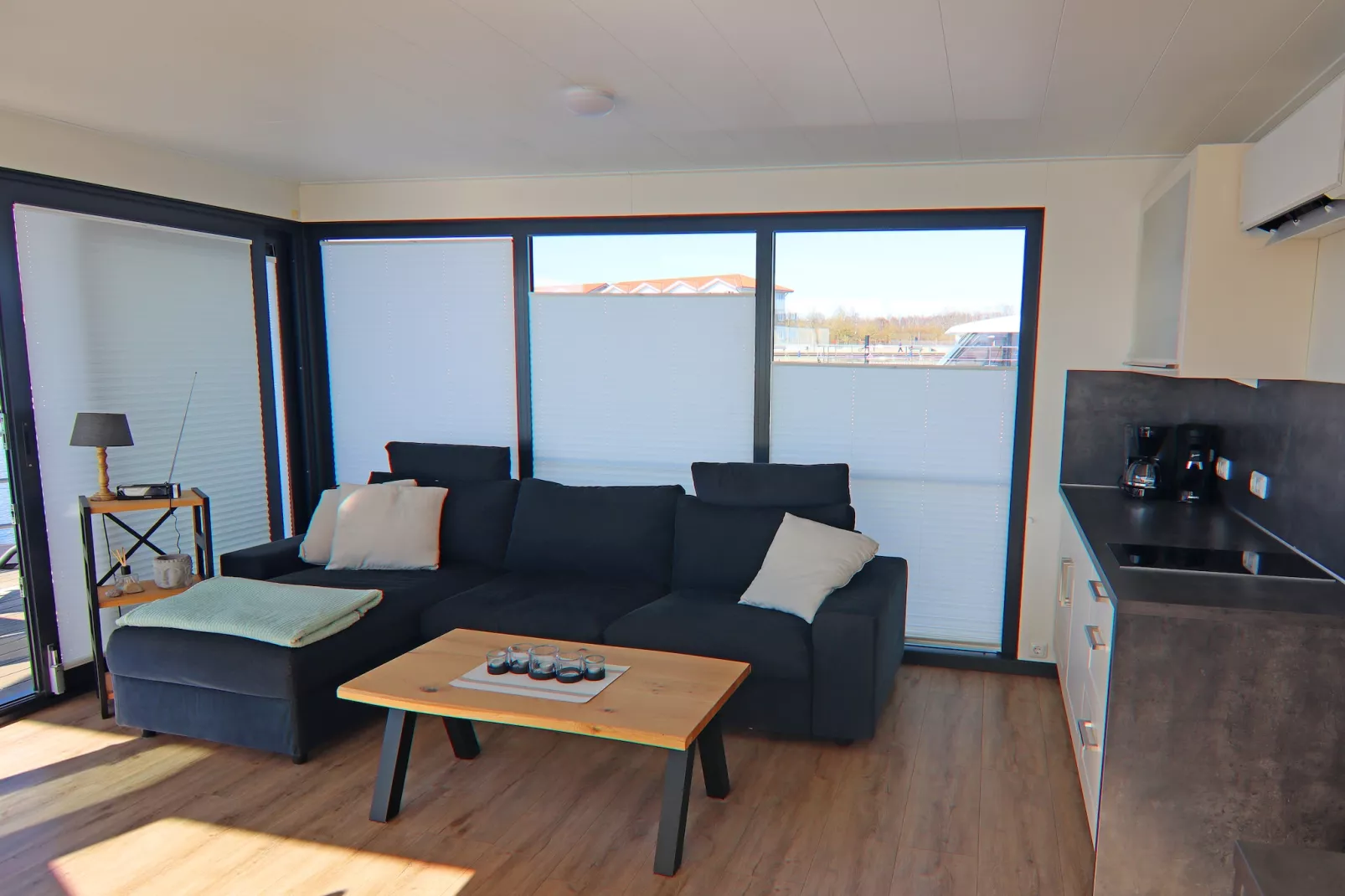 Hausboot Family & Friends mit Hund LP 10 / 1-2 Personen-Woonkamer