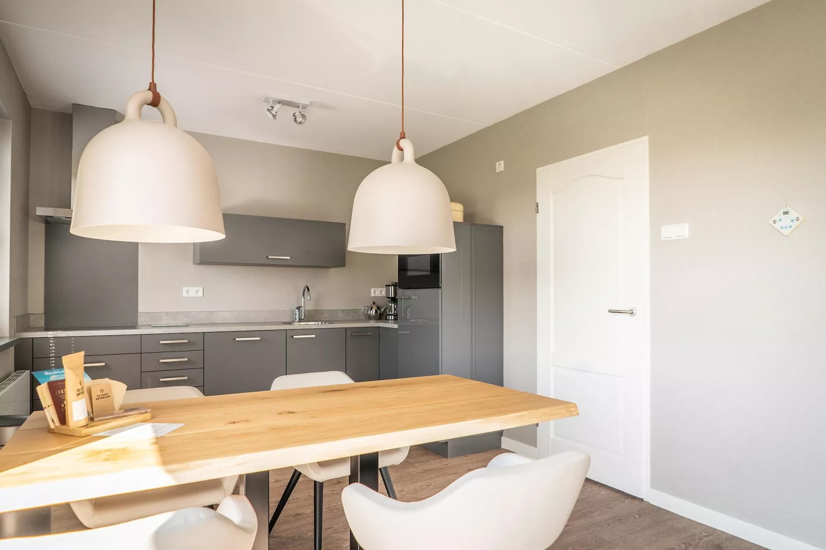 Bungalow Roggesloot A-8a-Eetkamer