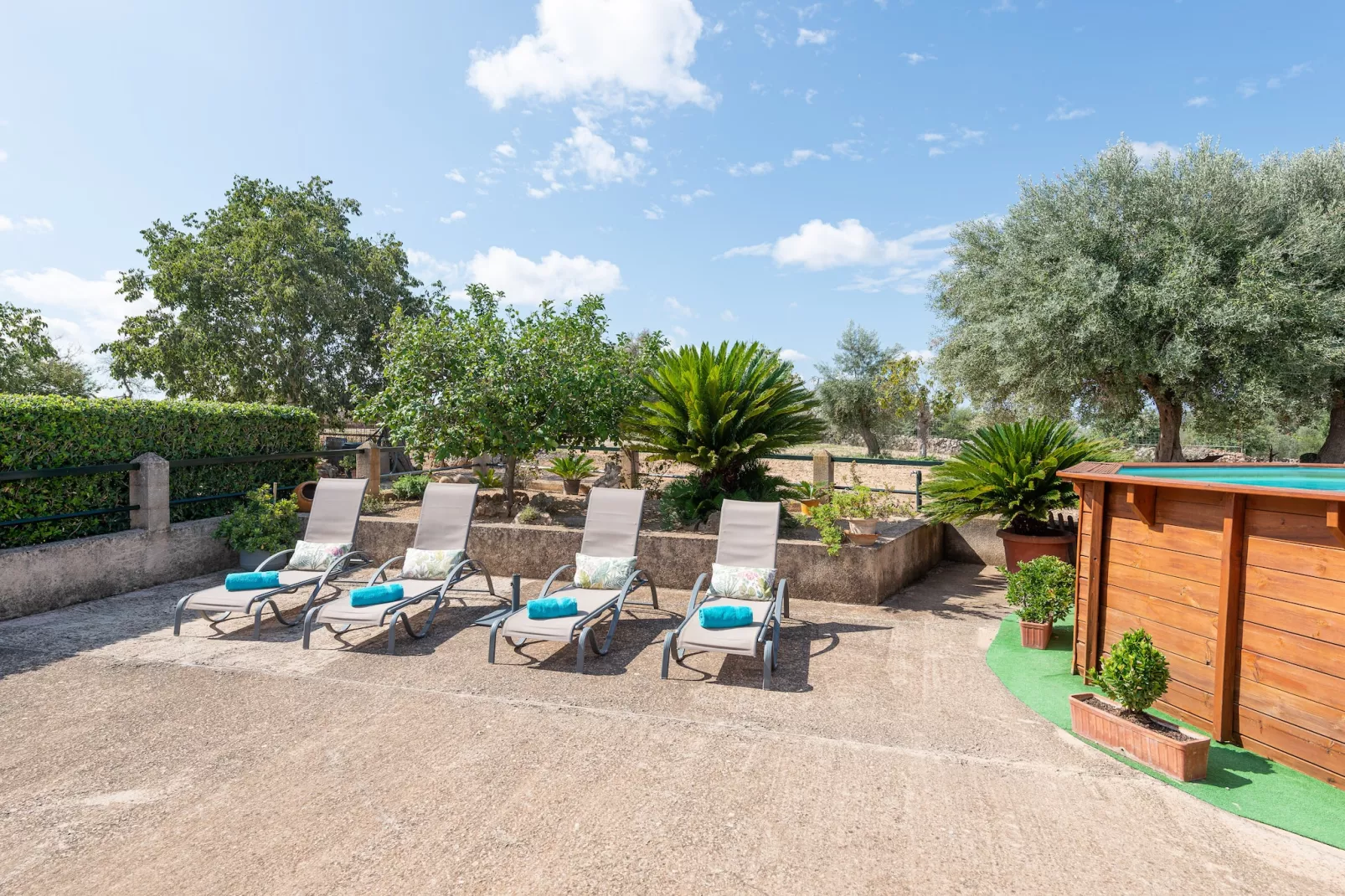 Son Rossinyol-Buitenkant zomer