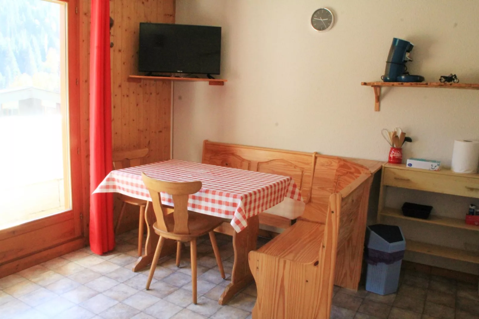 Amarillys AM2 MOUNTAIN & TELECABINE 4 Pers.-Eetkamer