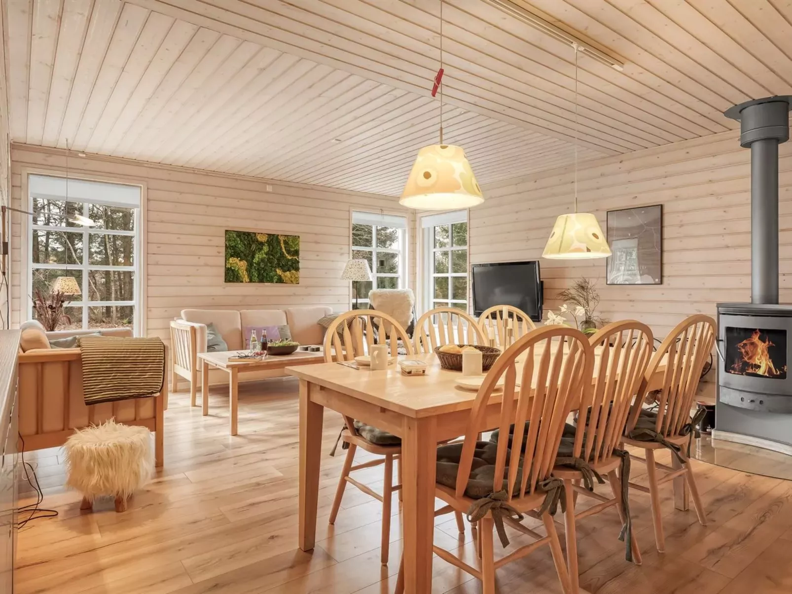 "Iorund" - 9km from the sea-Binnen
