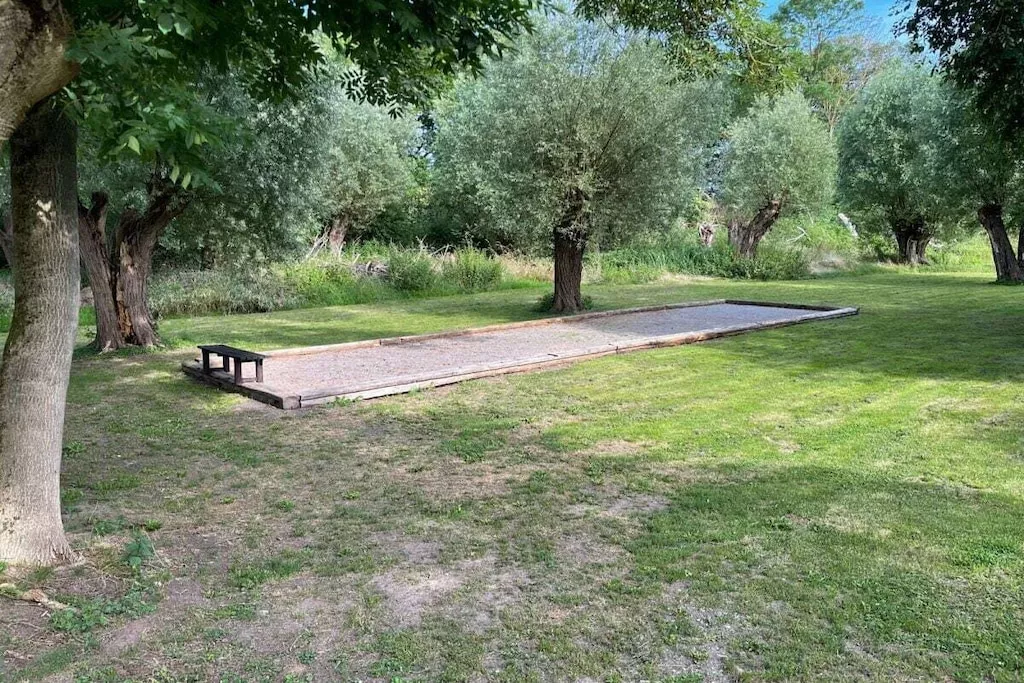 541851