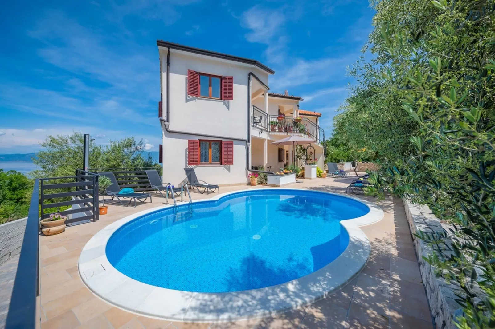 poolofhouse