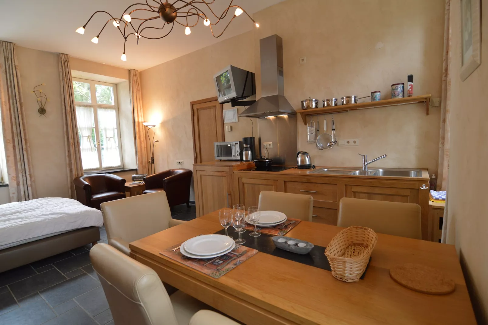Studio voor twee Domaine Château Dieupart-Woonkamer