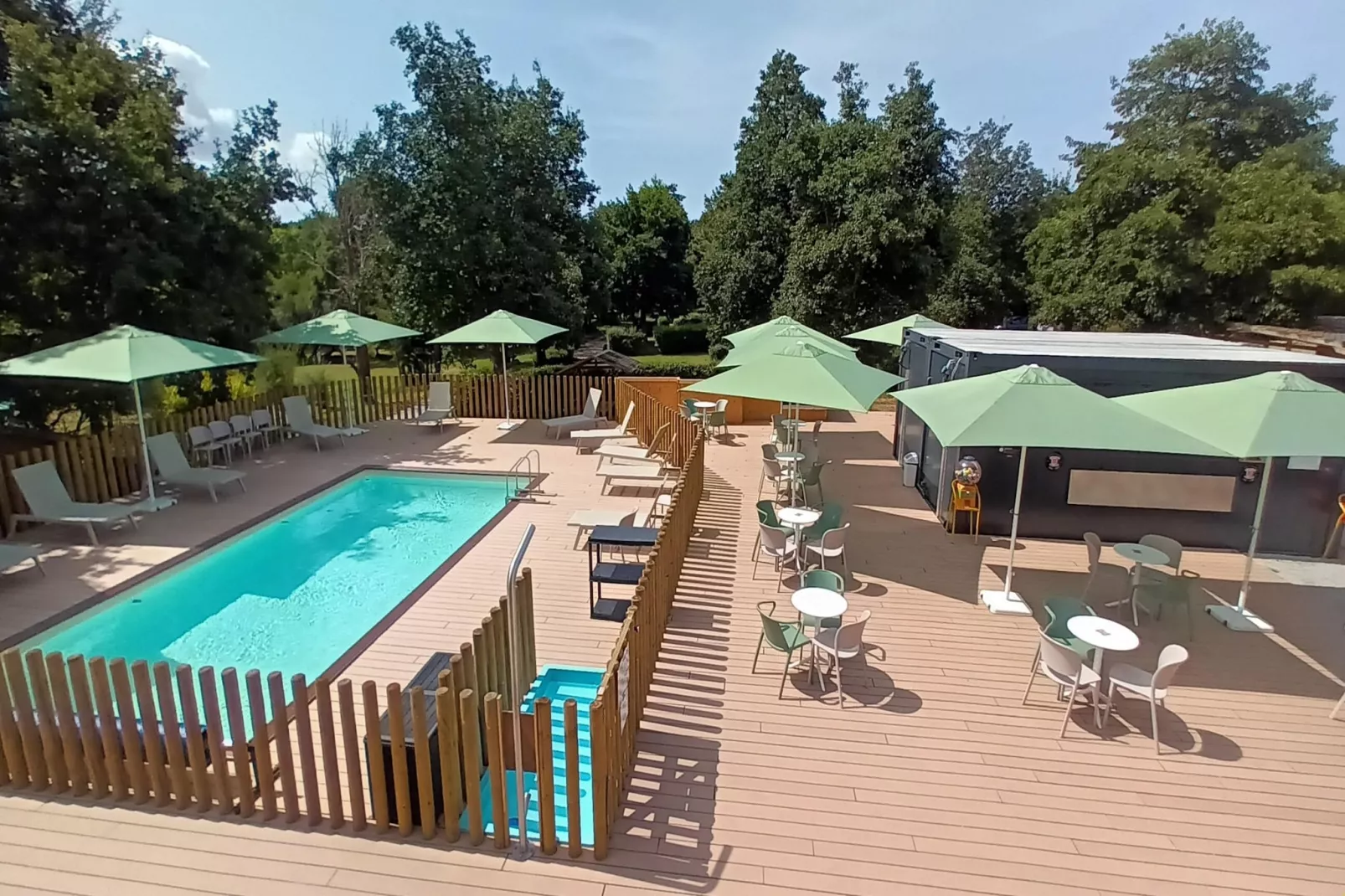 Holiday complex  Golfe du Morbihan Larmor-Baden // Apt 2 pcs 4 pers et 1 bébé 2 salles d'eau REZ DE CHAUSSÉE-Zwembad